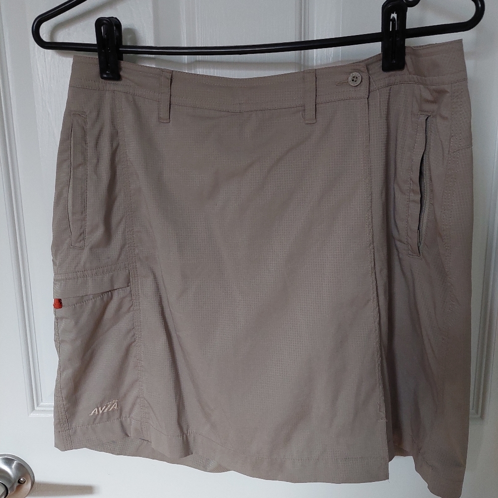 Avia Sports Stretchy Skirt with Shorts 3 Secured Big Pockets for cell. Size S/M